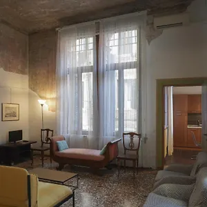 Melusina Rialto , Venecia Italia